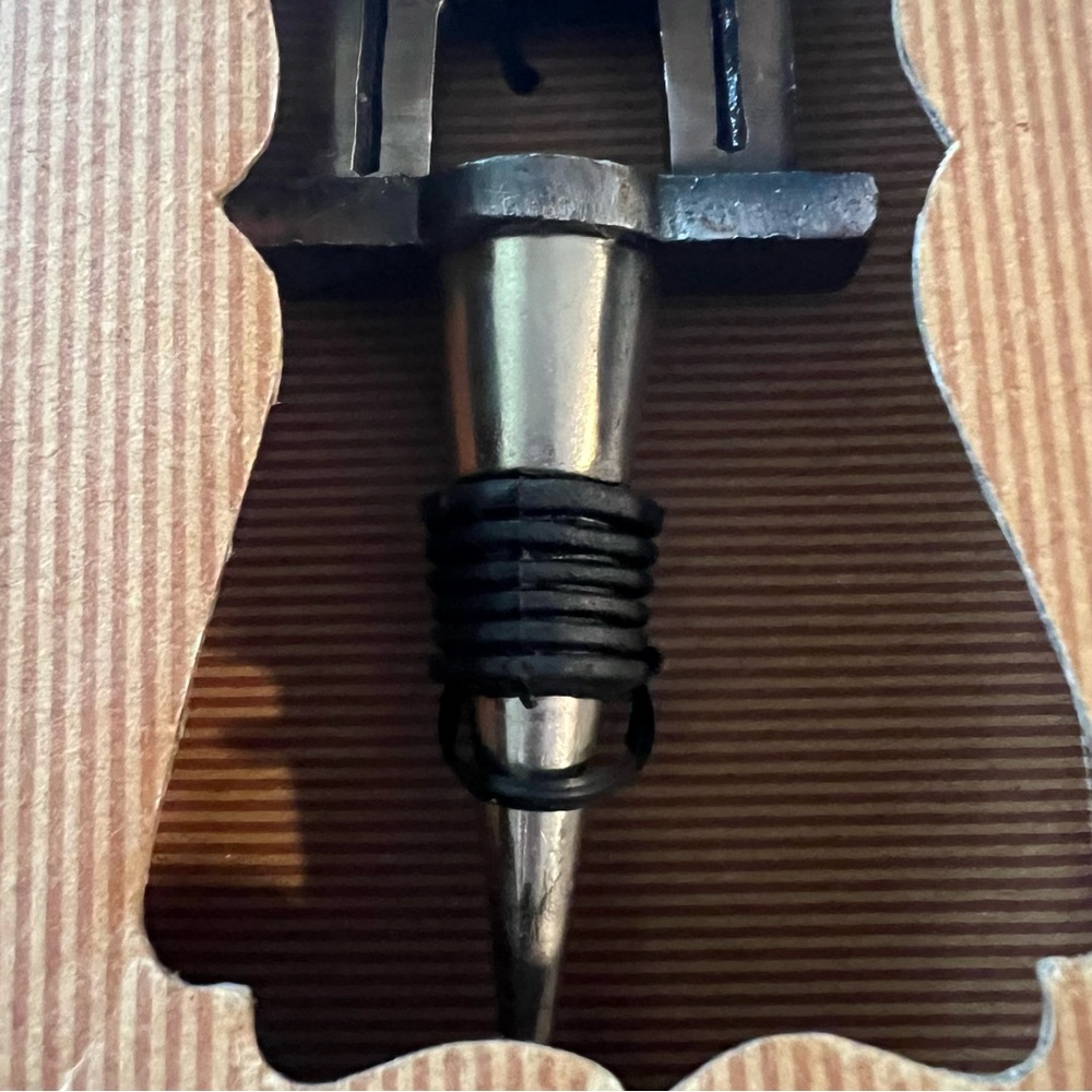 NIB Kirkland's Homestead Bottle Wine Stopper "H" Letter Bronze‎ New In Box - Picture 3 of 6